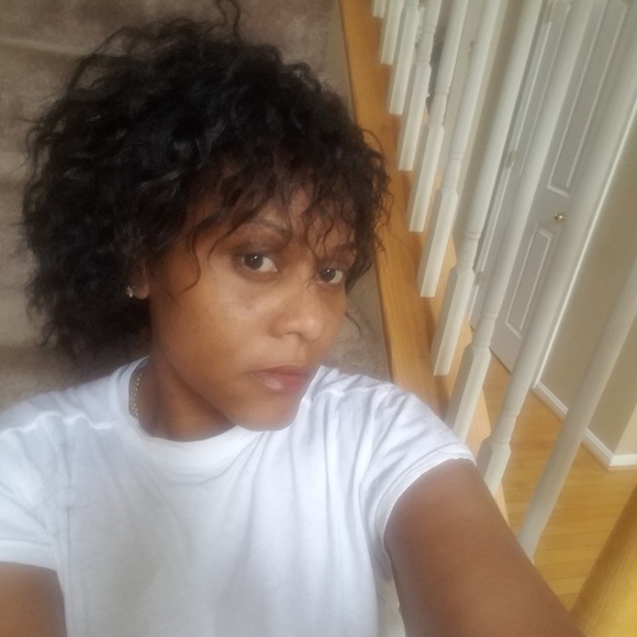 Profile Picture of Cherry Ringgold (@cherryringgold) on Poshmark