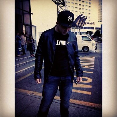 Profile Picture of Xuebin (@THISISXB) on Twitter