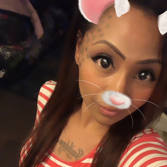 Profile Picture of Vanessa Torres (@nezza27) on Poshmark