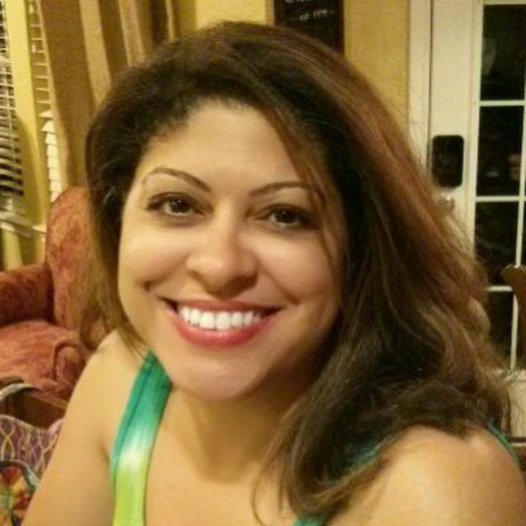 Atesh Stahl - Poshmark Profile Picture of Atesh Stahl (@ateshstahl) on Poshmark