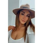 Profile Picture of Melissa Róisìn Meade (@melissaroisin) on Instagram