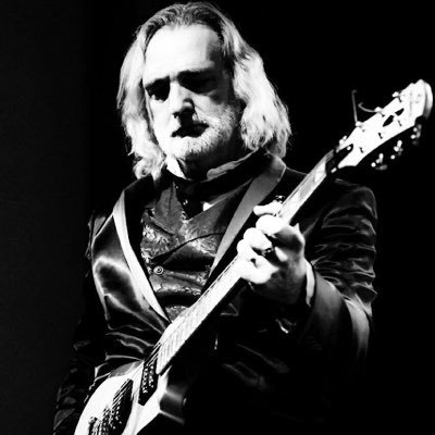 Profile Picture of Tom The Suit Forst (@tomforstthesuit) on Twitter