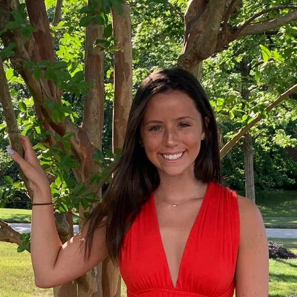 Profile Picture of Anna Stillwell (@stilly5) on Poshmark