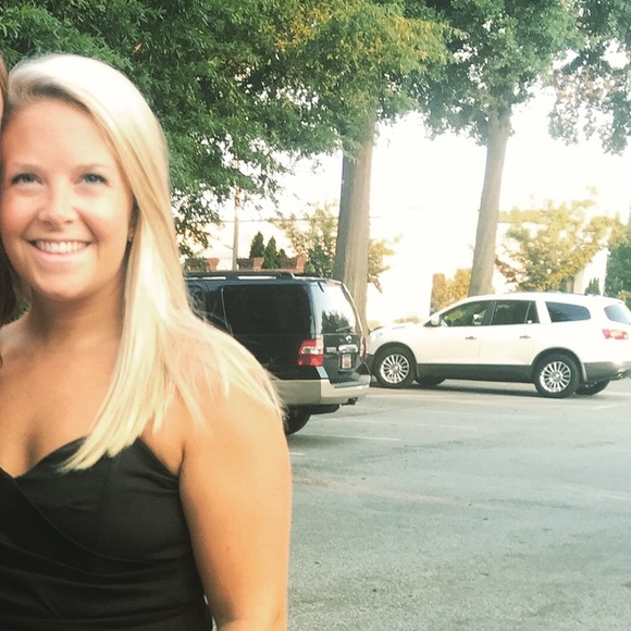 Profile Picture of Sarajane Bailey (@srbailey99) on Poshmark