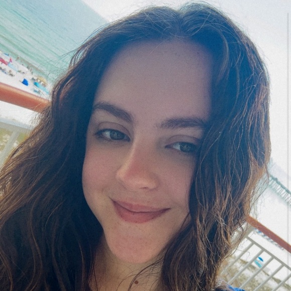 Profile Picture of Sara Hack (@sarahack250) on Poshmark