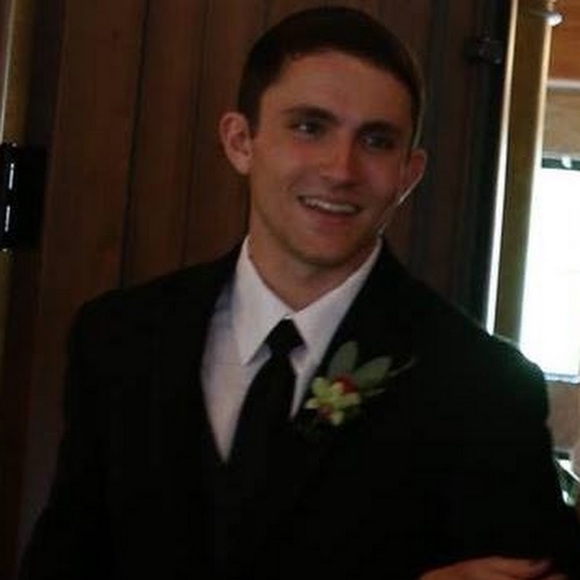 Profile Picture of Anthony Scalise (@antscalise17) on Poshmark