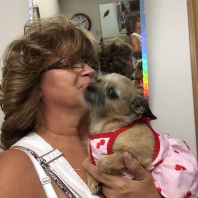 Profile Picture of Suzanne Martin (@sue_ron1) on Twitter