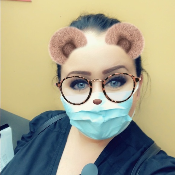 Profile Picture of Miranda Hodge (@miranda_hodge) on Poshmark