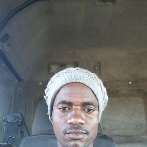 Profile Picture of Aaron Darare (@aaron_darare) on Twitter