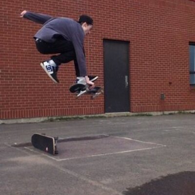 Profile Picture of Zach Sawyer Bowden (@novaknowsbest) on Twitter