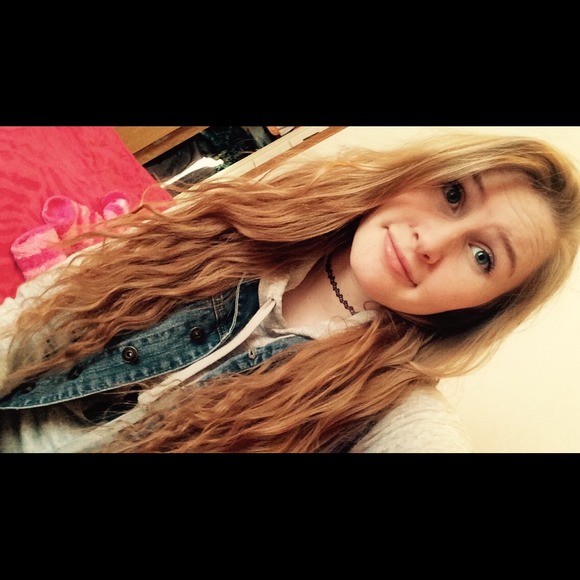 Profile Picture of Hailey Welte (@haileyywelte) on Poshmark