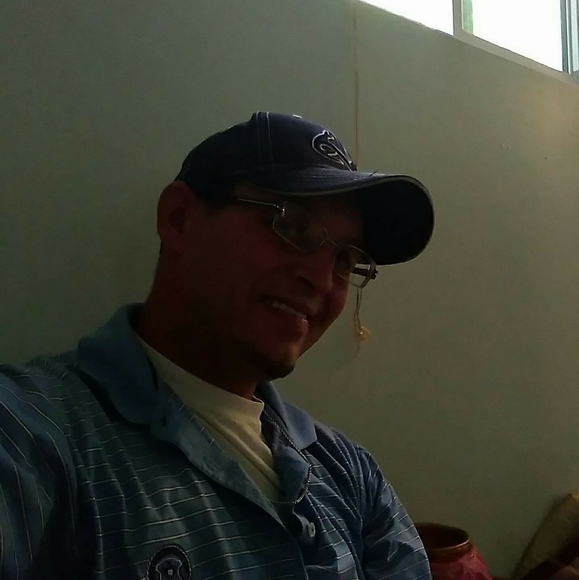 Profile Picture of Joe Davis (@vgfdsh) on Poshmark