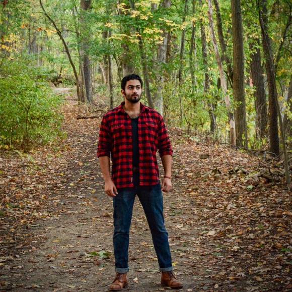 Profile Picture of Ibrahim Al ofi (@bahla552) on Poshmark