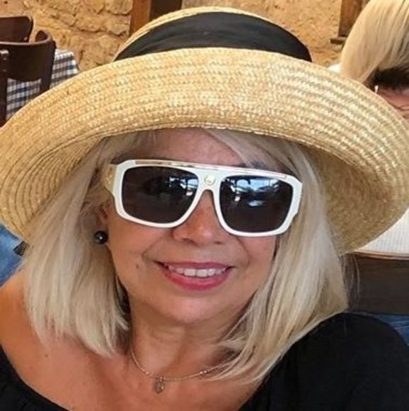 Profile Picture of Lizeth Olvera (@lizethos) on Poshmark