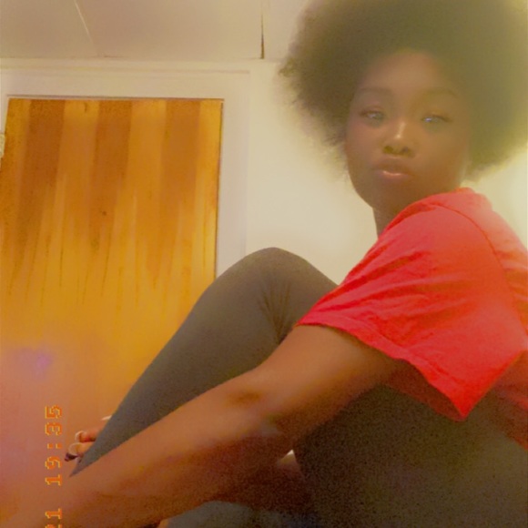 Profile Picture of Antwanette Marshall (@chynali523) on Poshmark