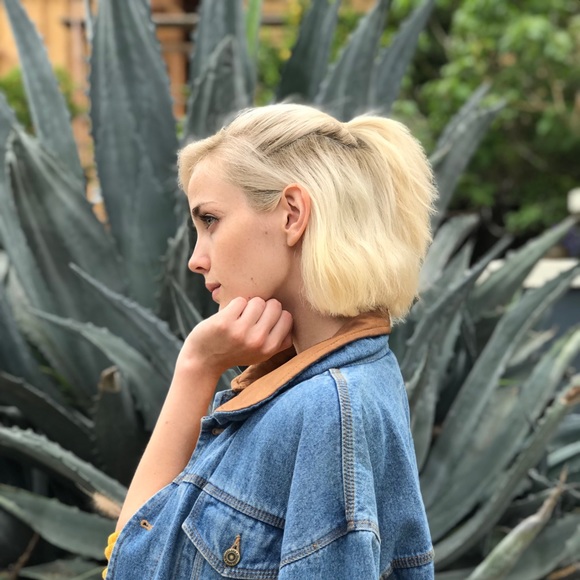 Profile Picture of Samantha Redinger (@s_redinger) on Poshmark