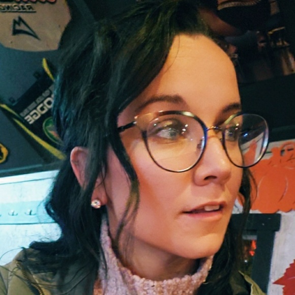 Profile Picture of Disa Rollinger (@rollinge001) on Poshmark
