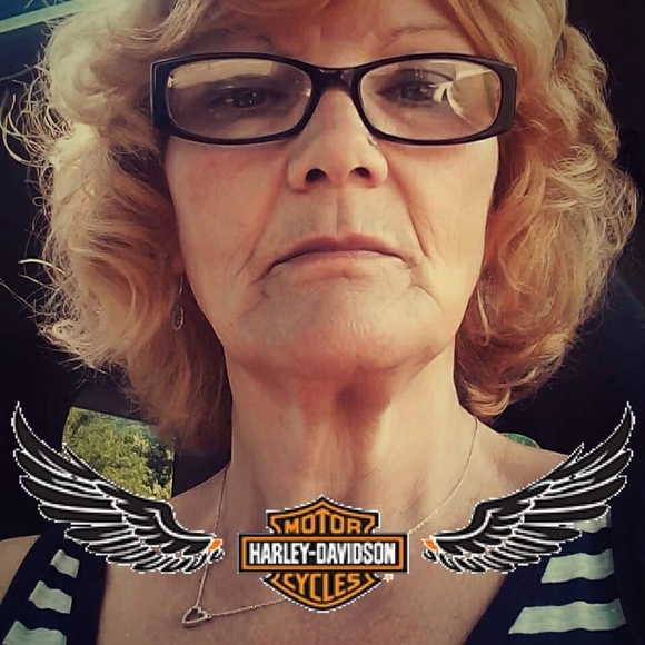 Profile Picture of Laura Spitznas (@smithe4537) on Poshmark