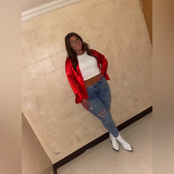 Profile Picture of Emily Knibbe (@emilyknibbe) on Poshmark
