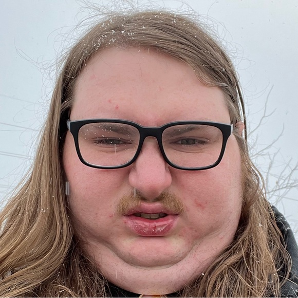 Profile Picture of Benji Giles (@benjigiles) on Poshmark