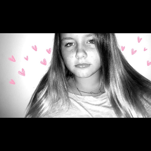 Profile Picture of Allison Winfree (@allisonobx) on Poshmark