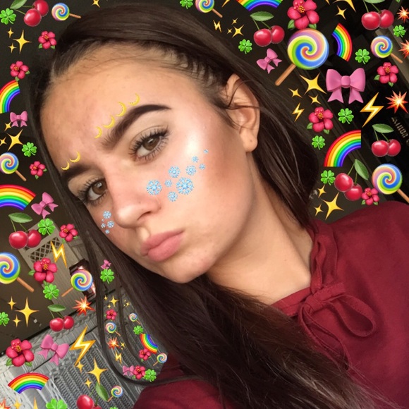 Profile Picture of Julia Danner (@jxliadxnner) on Poshmark