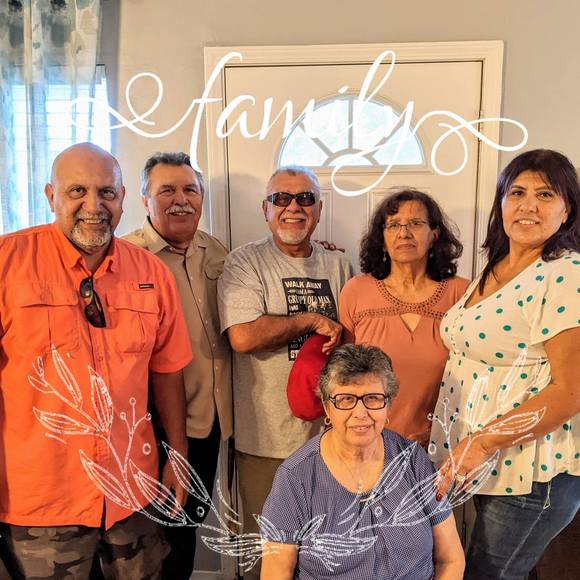 Profile Picture of Tomasa Luna (@tomasamluna) on Poshmark