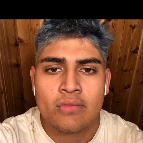 Profile Picture of Derek Perez (@derekperez9999) on Poshmark