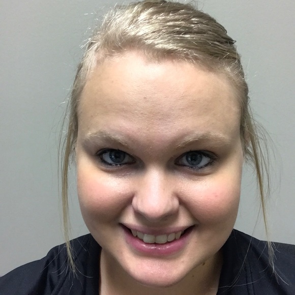 Profile Picture of Jackie Genzlinger (@jgenzlinger) on Poshmark