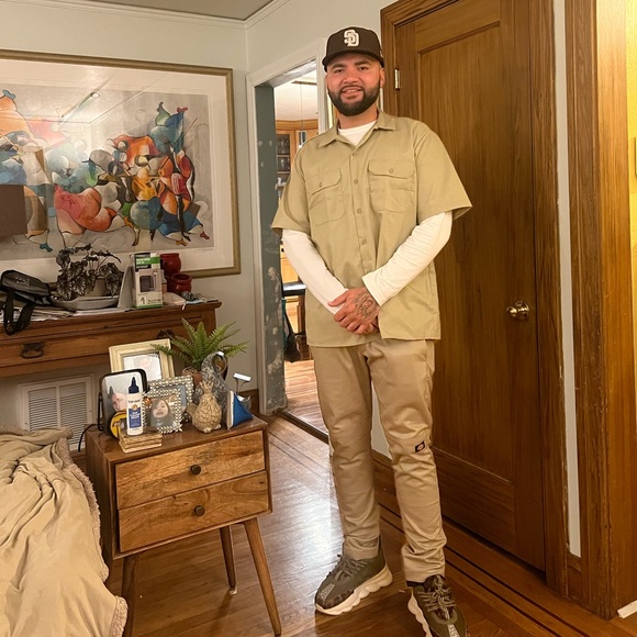 Profile Picture of Abraham Tejeda zepeda (@abrahamtejed206) on Poshmark