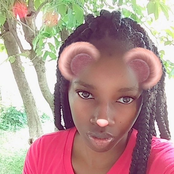 Profile Picture of Laraesha Cobbs (@laraesha980) on Poshmark