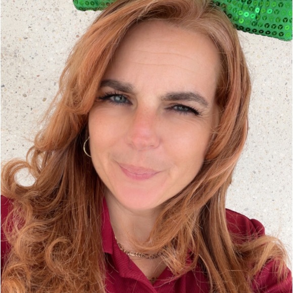 Profile Picture of Kisha Lubischer (@kishalubischer) on Poshmark
