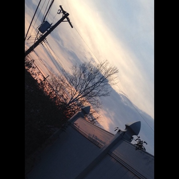 Profile Picture of Amelia Vanni (@ameliavanni) on Poshmark