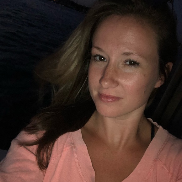 Profile Picture of Mardi Mellow (@mards302) on Poshmark