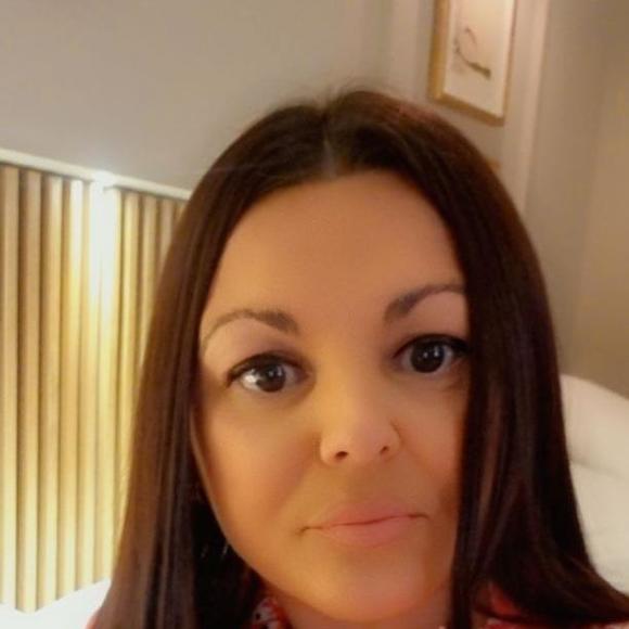Profile Picture of Clare Roberts (@clarembig1z) on Poshmark