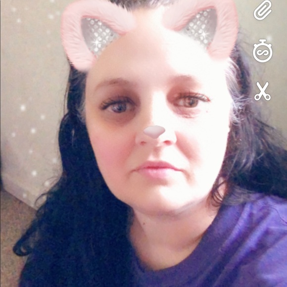 Profile Picture of Mary Deerwester (@mdeerwester) on Poshmark