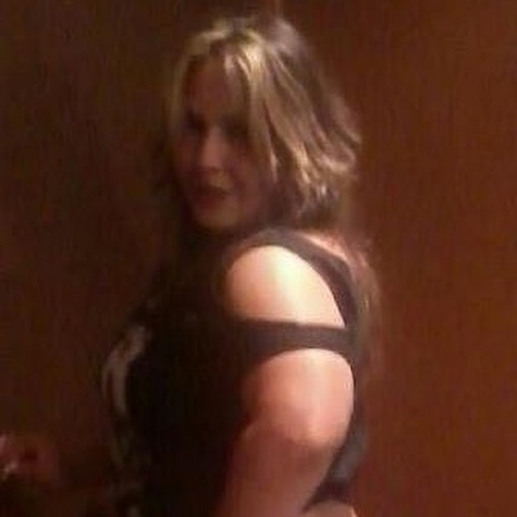 Profile Picture of Doris Carrasquillo (@doriscarras) on Poshmark