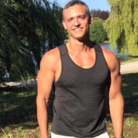 Profile Picture of Brian Blattberg (@cestgenial) on Poshmark