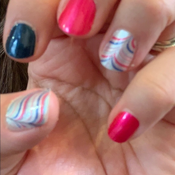 Profile Picture of Candi Hicks (@candihicks) on Poshmark