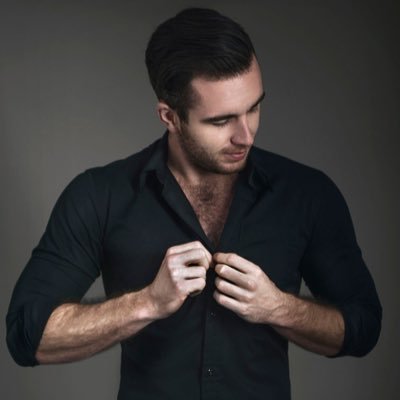 Profile Picture of Chris Bateman (@Batolikespie) on Twitter