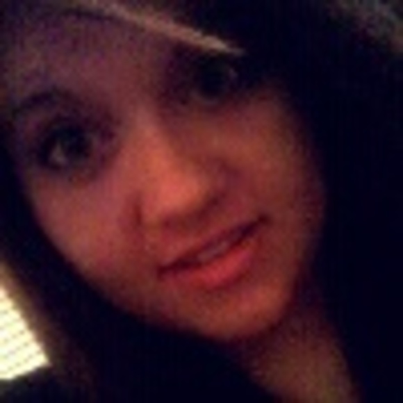 Profile Picture of Jazmyn Diesen (@camosweetheart) on Poshmark