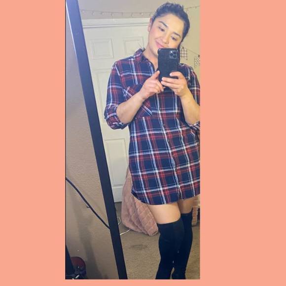 Profile Picture of Victoria Chimal gutierrez (@vicky8927) on Poshmark