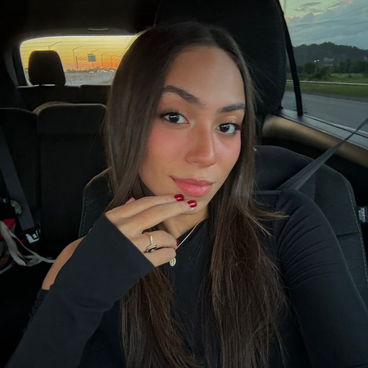 claudette - Tiktok Profile Picture of claudette (@claudettehernandezz) on Tiktok
