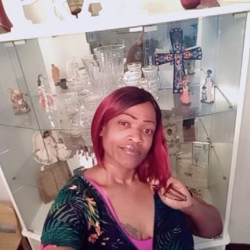 Profile Picture of Devone Brown (@DevoneBrown3) on Twitter