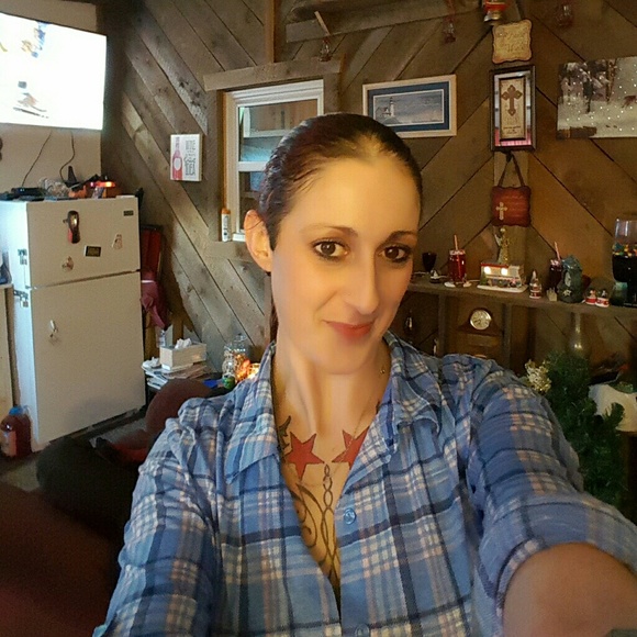 Profile Picture of Renee Reichl (@reneereichl3) on Poshmark