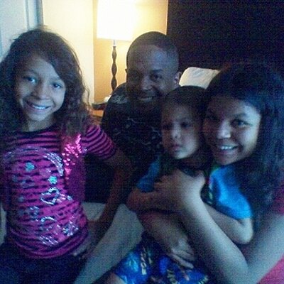 Profile Picture of Tia Dennis (@rainbowkoolaid9) on Twitter