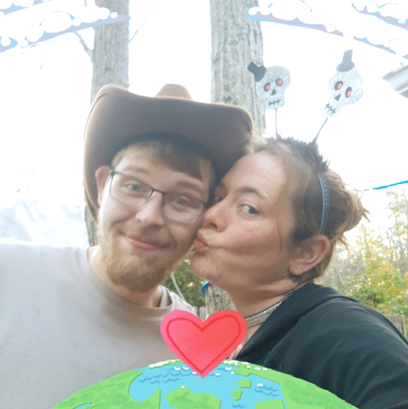 Profile Picture of Amanda Clifford (@amandajanelle77) on Poshmark