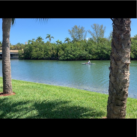 Profile Picture of Dani Gonzalez (@dg029158) on Poshmark