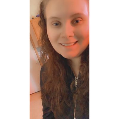 Profile Picture of Amanda Wieder (@AmandaWieder) on Twitter