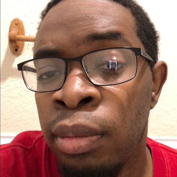 Profile Picture of Eddie Moore (@spida416) on Poshmark